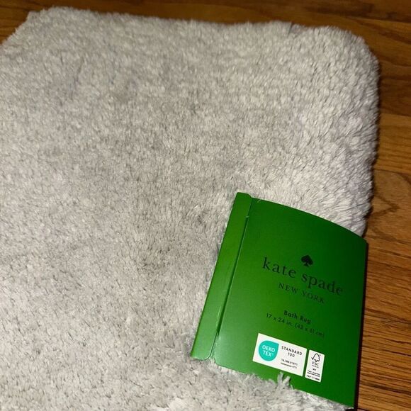 Kate Spade Bathroom Rug Fuzzy Light Gray 17x24” NWT - Picture 2 of 5
